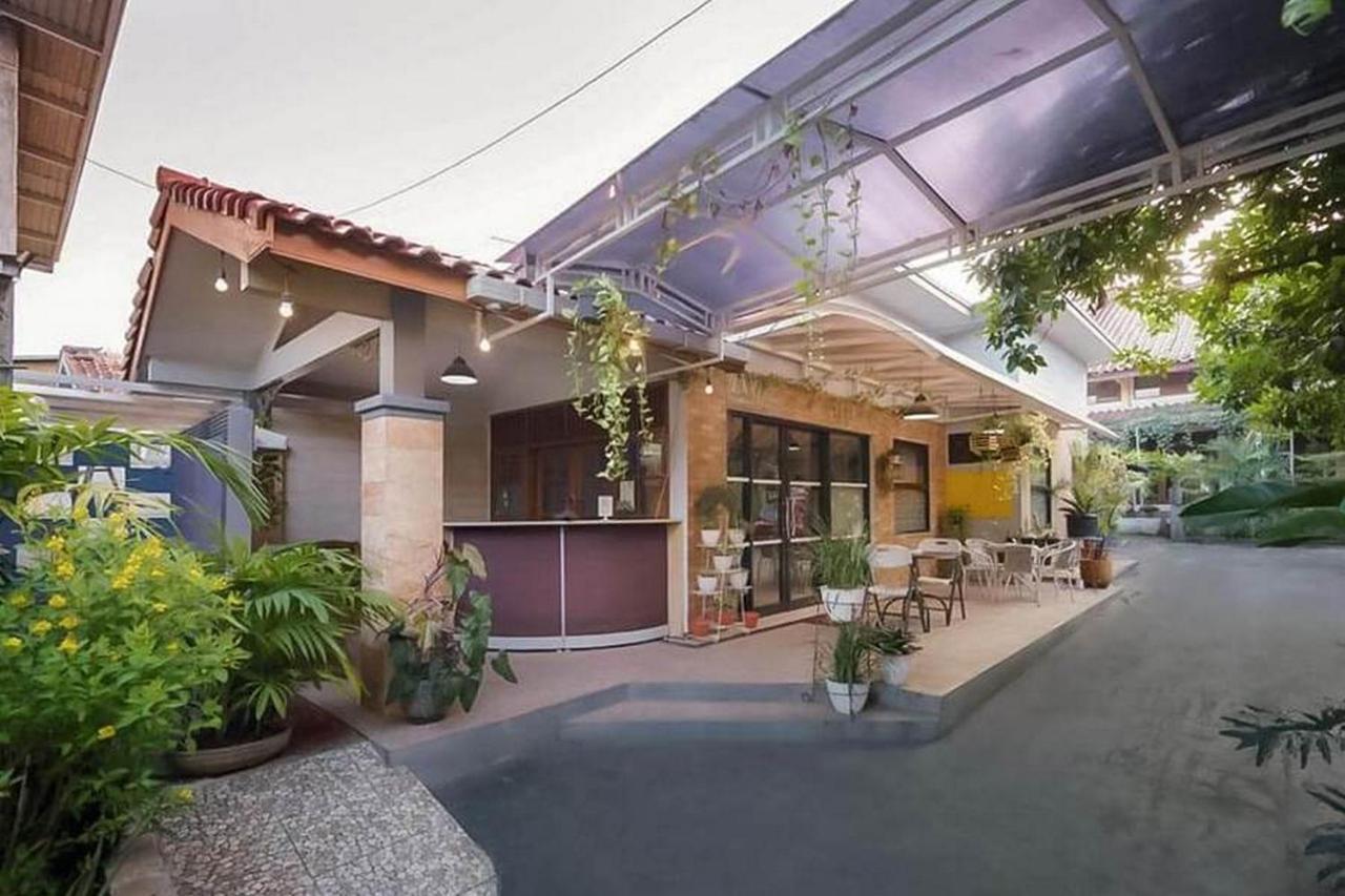 Reddoorz Near Rs Mitra Keluarga Depok Hotel Kültér fotó