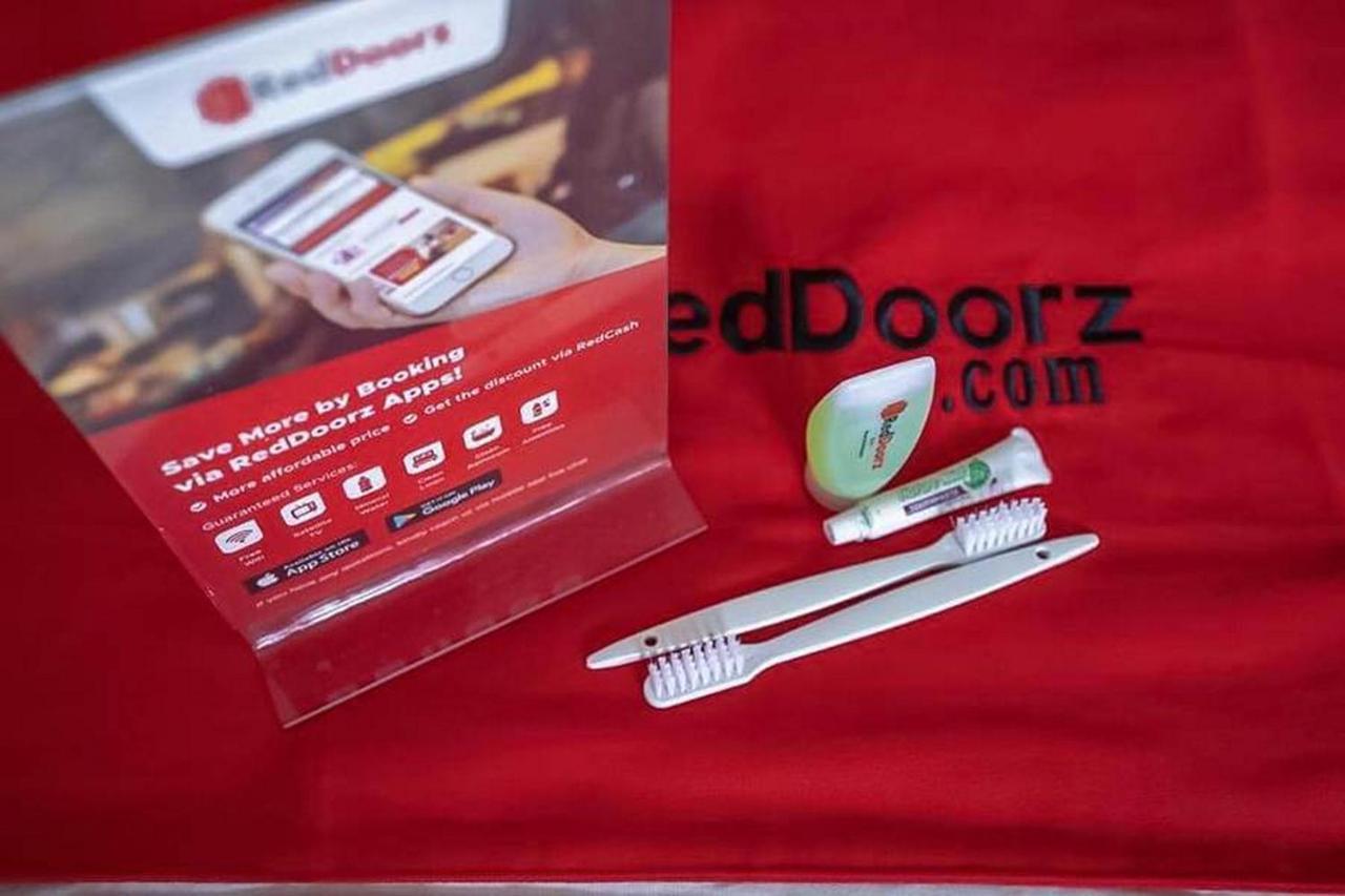 Reddoorz Near Rs Mitra Keluarga Depok Hotel Kültér fotó