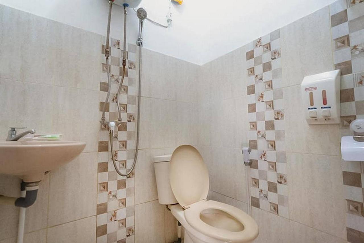 Reddoorz Near Rs Mitra Keluarga Depok Hotel Kültér fotó