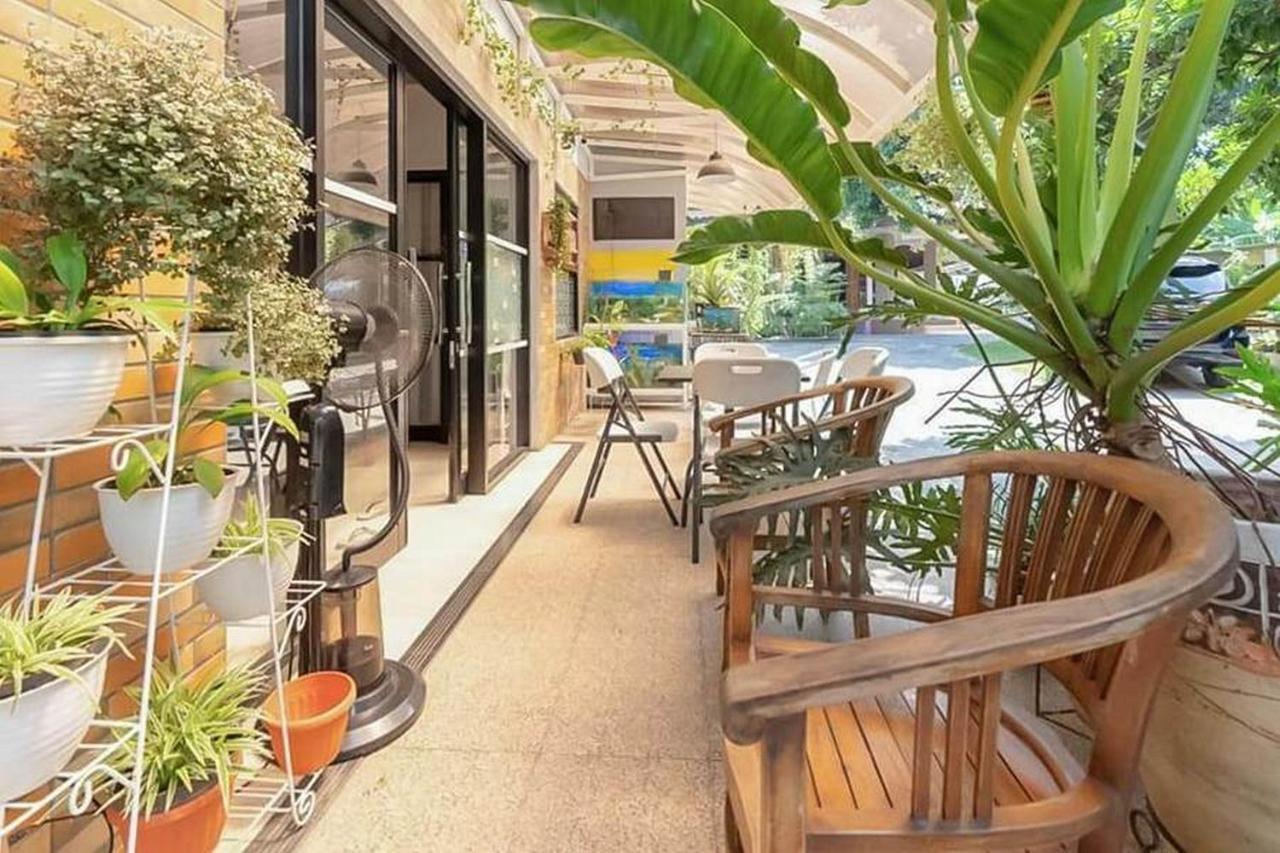 Reddoorz Near Rs Mitra Keluarga Depok Hotel Kültér fotó